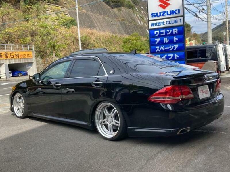 CROWN