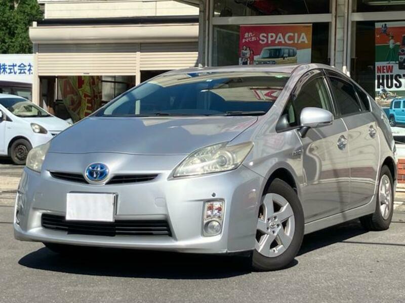 TOYOTA PRIUS