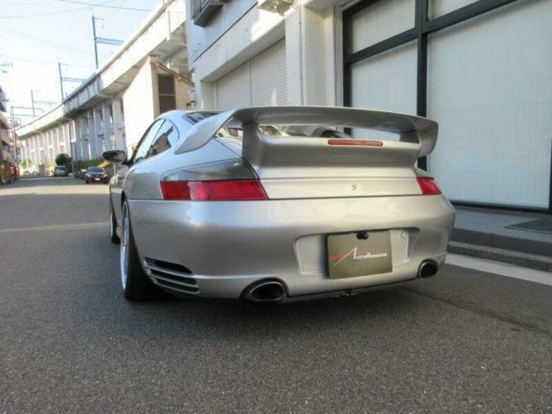 911