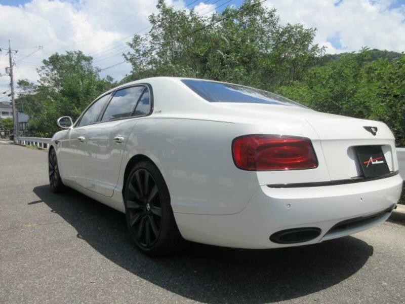FLYING SPUR