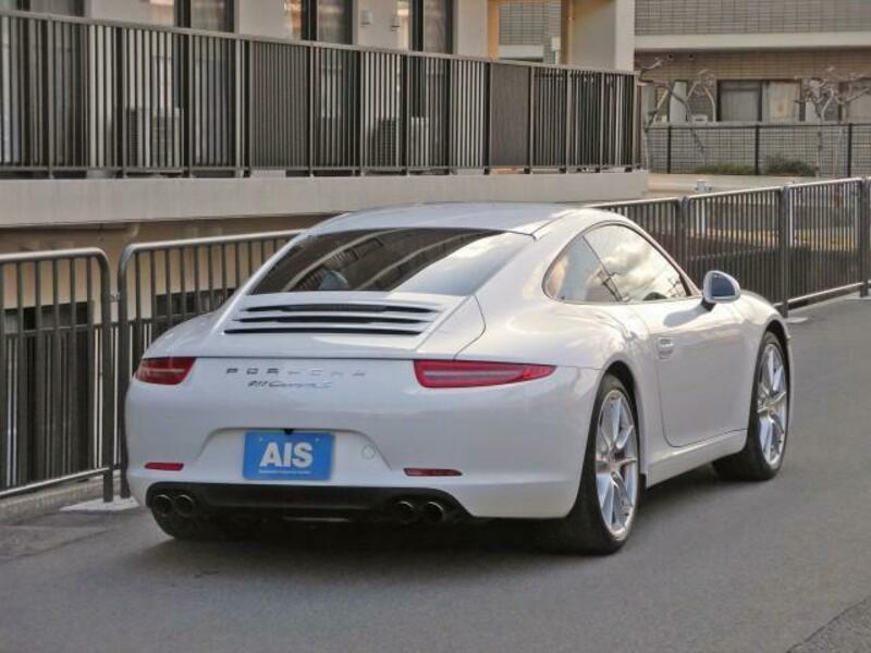 911