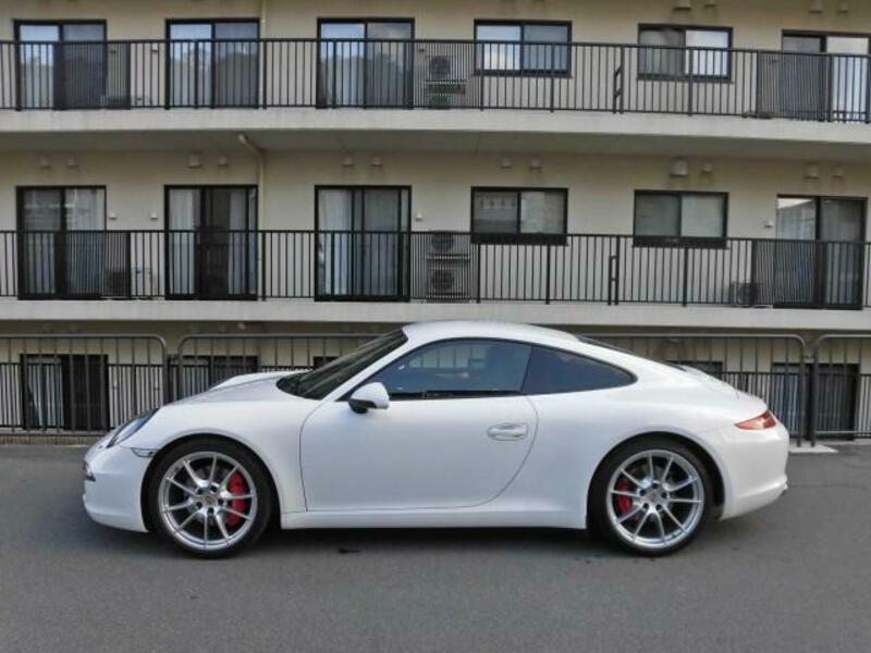 911