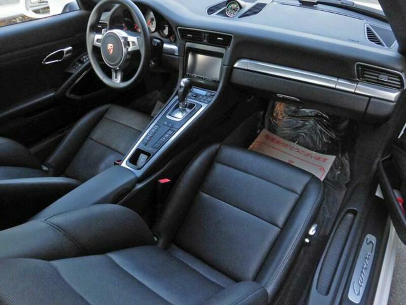 911