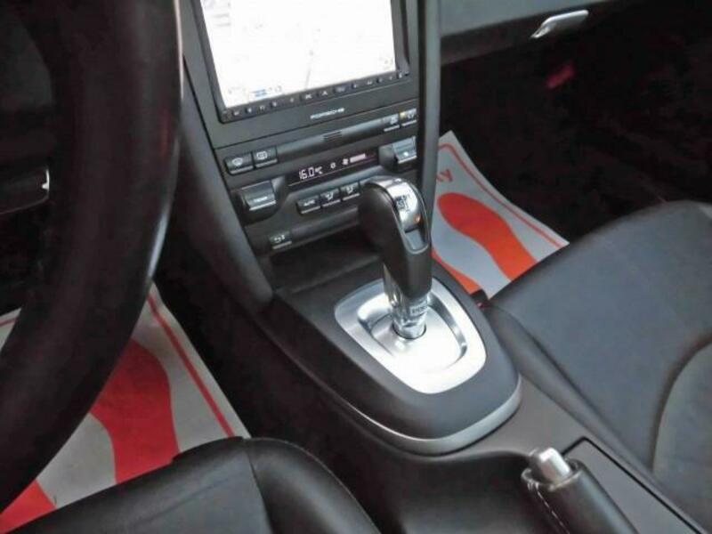 911