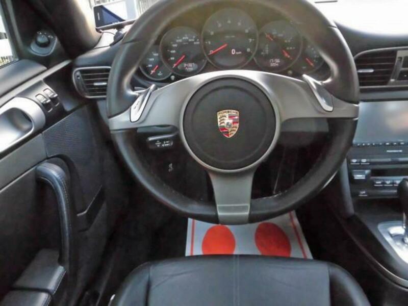 911