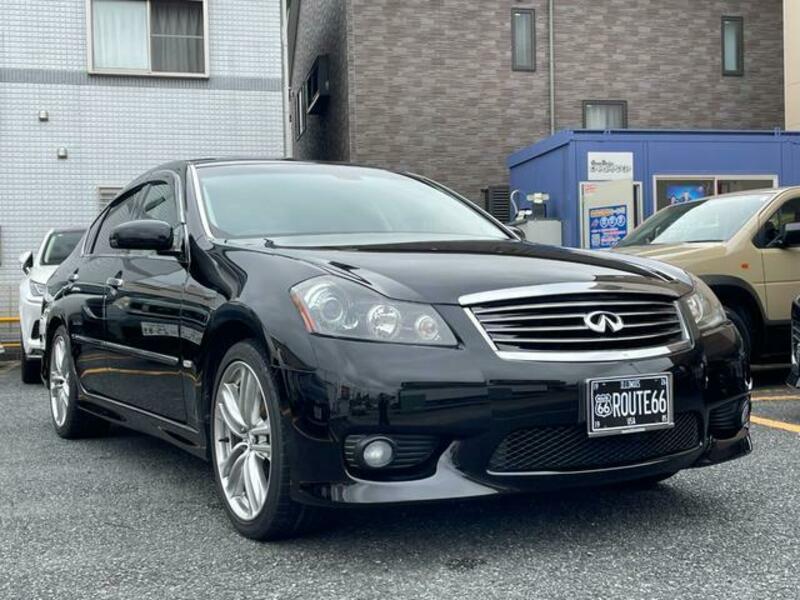 NISSAN FUGA