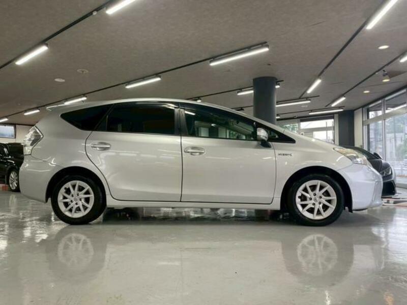 PRIUS ALPHA
