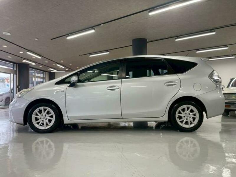 PRIUS ALPHA