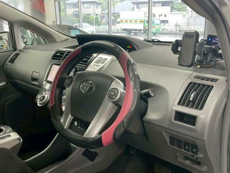 PRIUS ALPHA