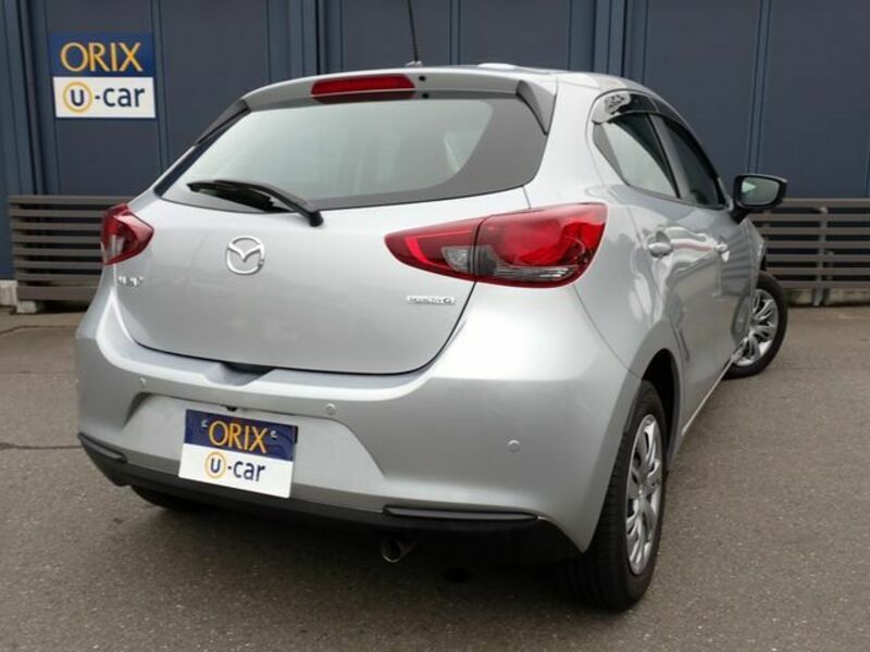 MAZDA2