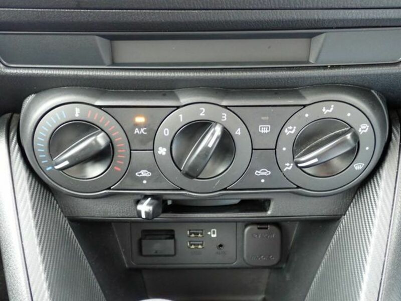 MAZDA2