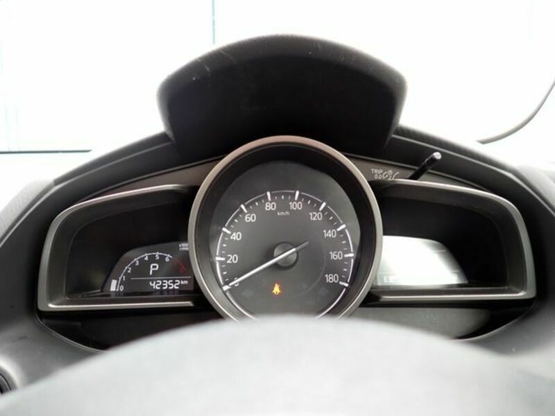 MAZDA2
