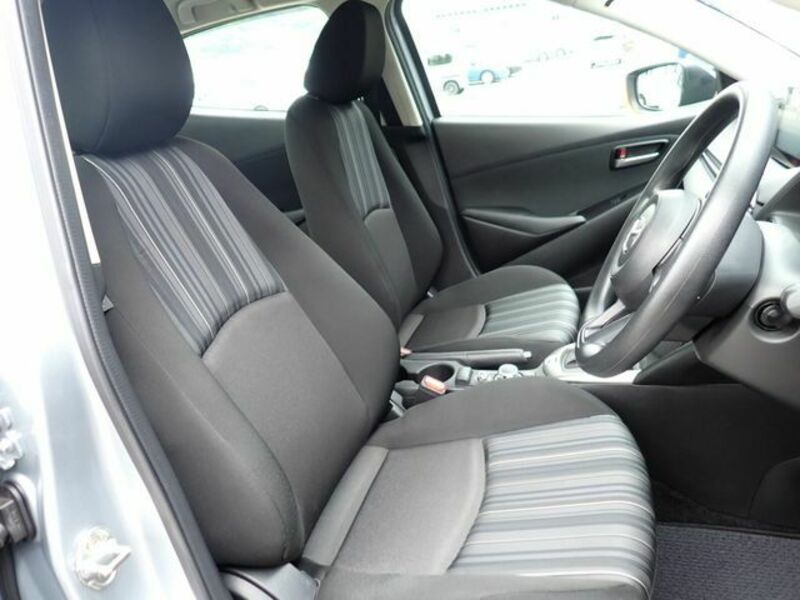 MAZDA2