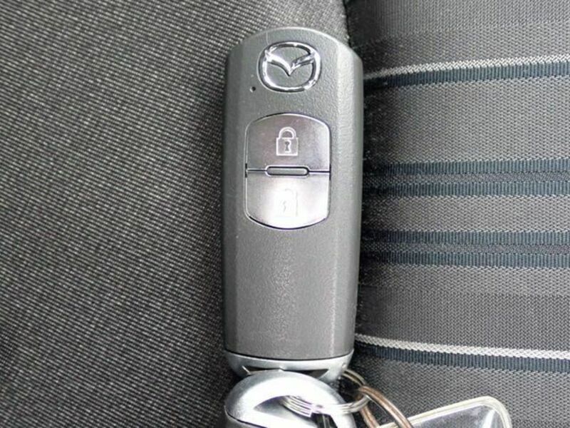 MAZDA2