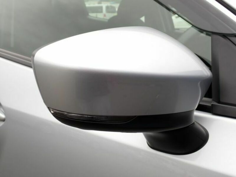 MAZDA2