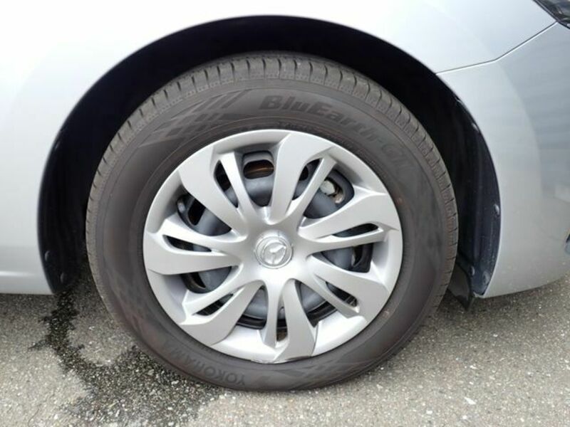 MAZDA2