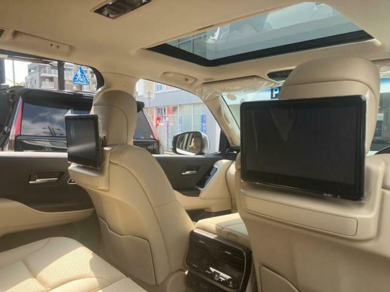 LAND CRUISER