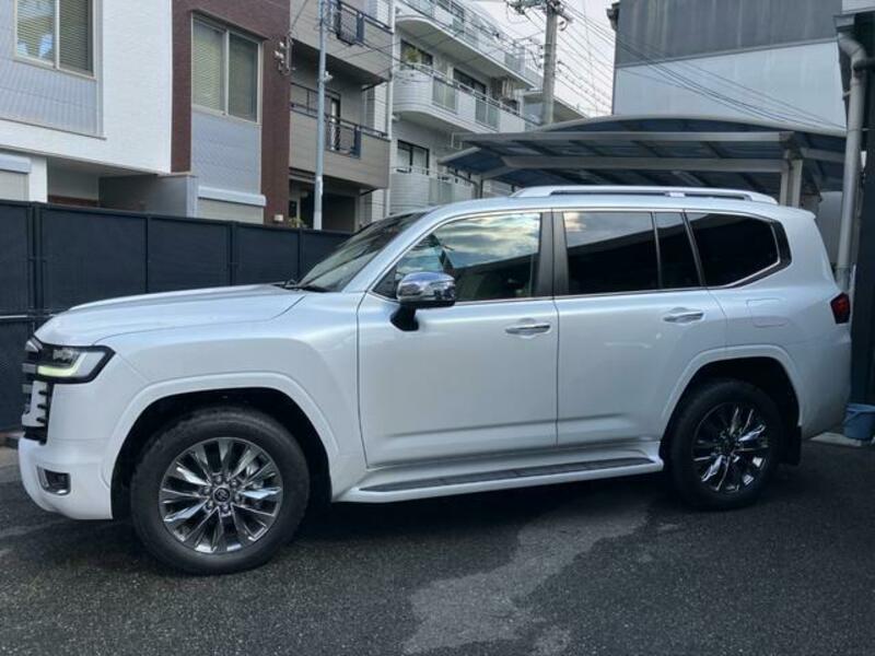 LAND CRUISER