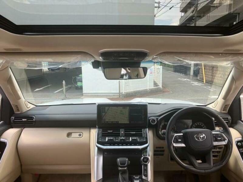 LAND CRUISER