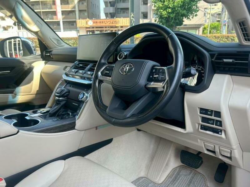 LAND CRUISER