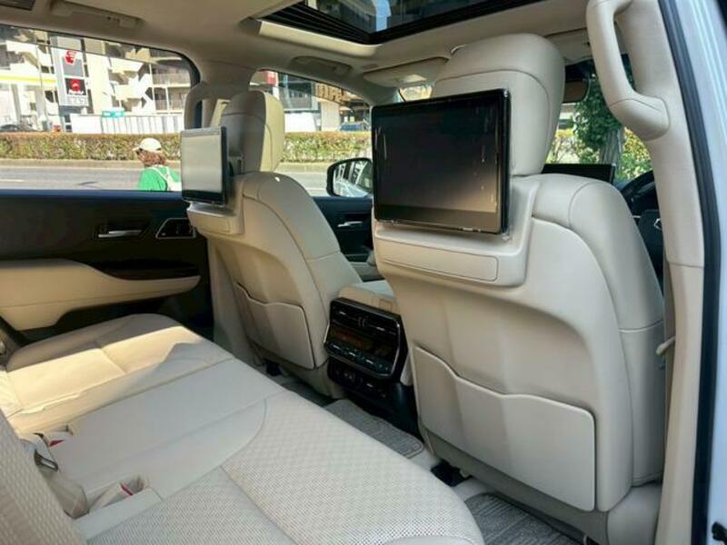 LAND CRUISER