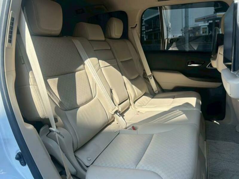 LAND CRUISER