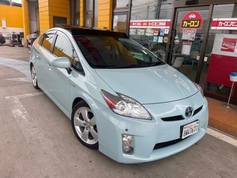TOYOTA PRIUS