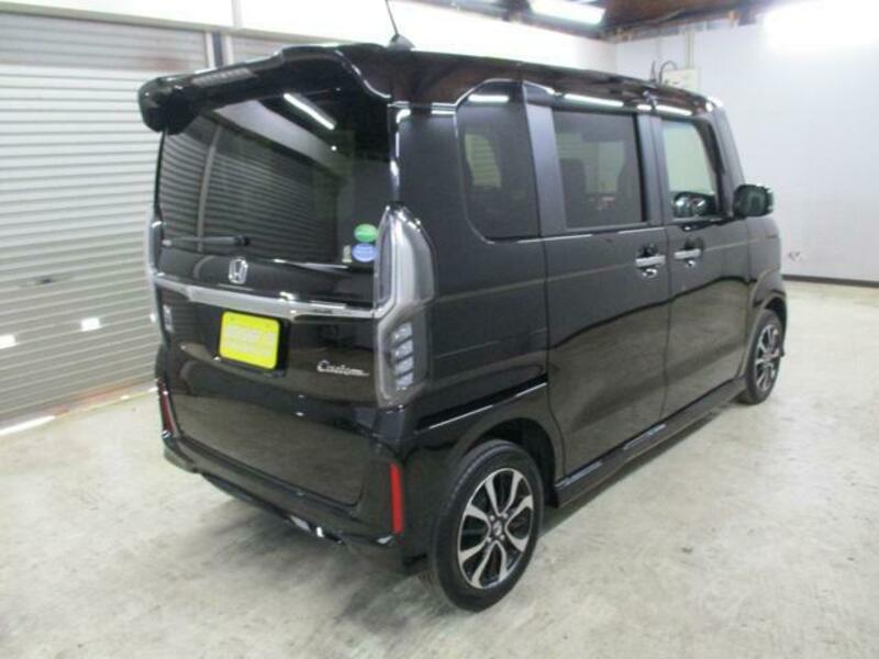 N BOX CUSTOM