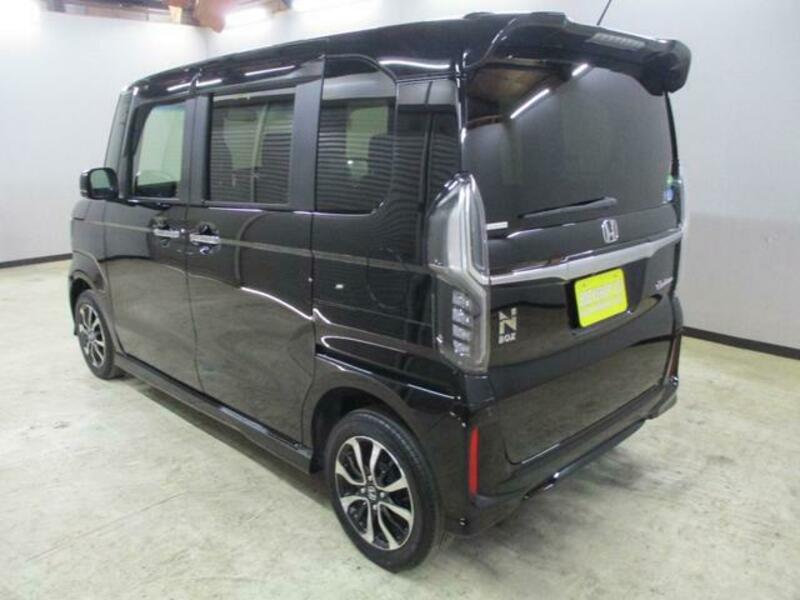 N BOX CUSTOM