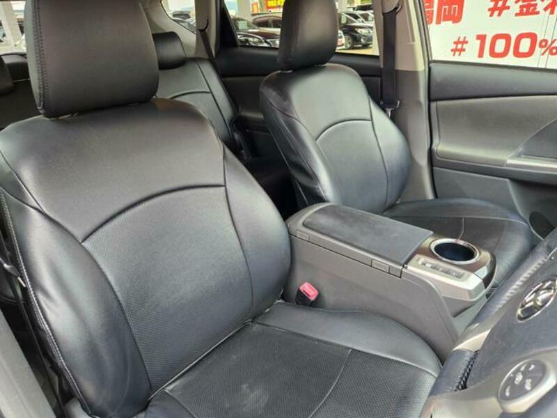 PRIUS ALPHA