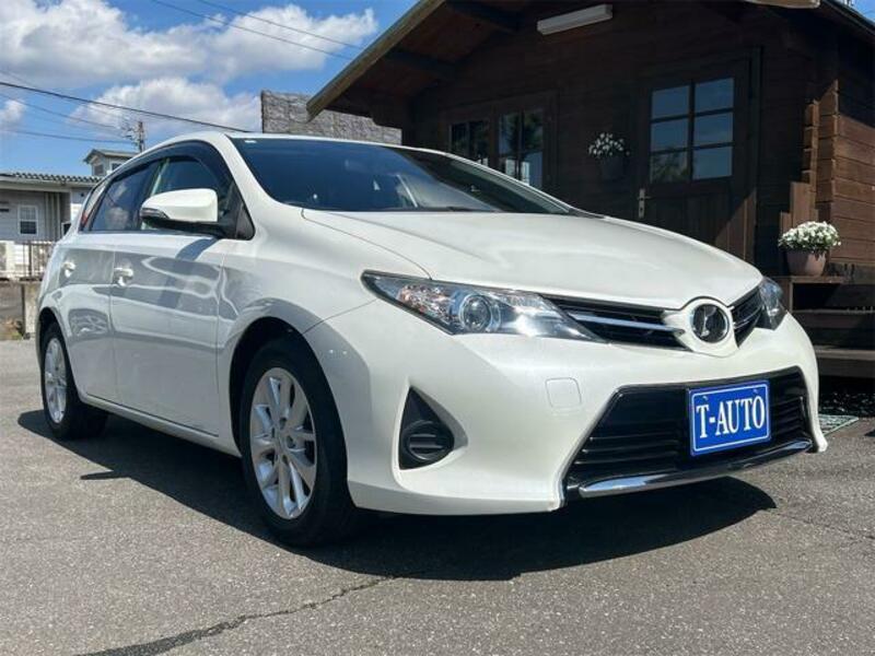 TOYOTA AURIS