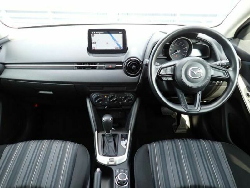 MAZDA2