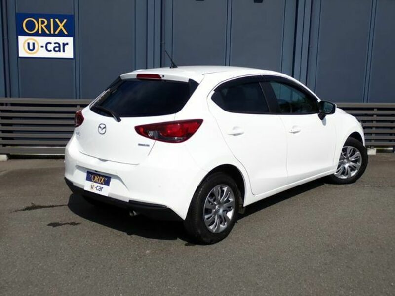 MAZDA2