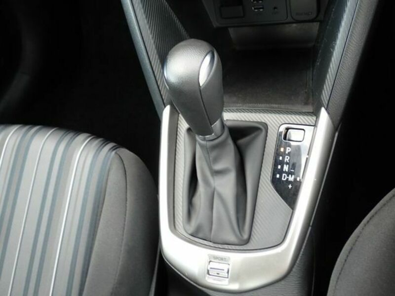 MAZDA2