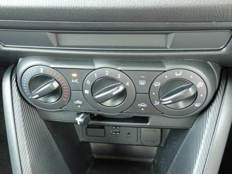 MAZDA2