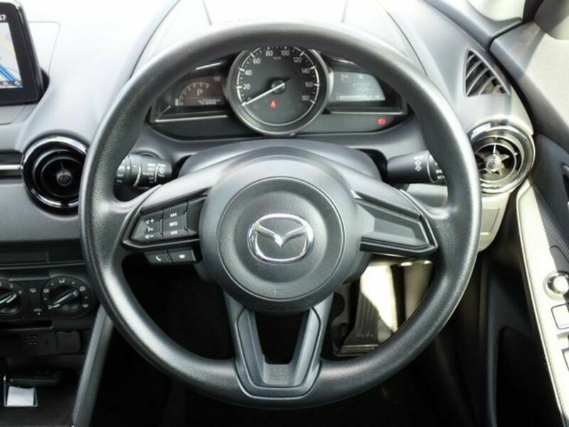 MAZDA2