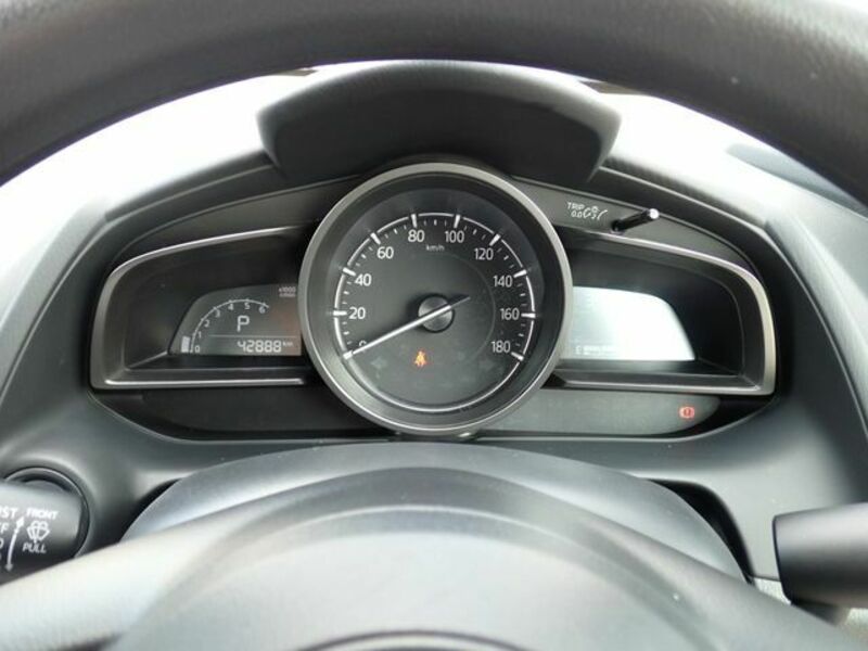 MAZDA2