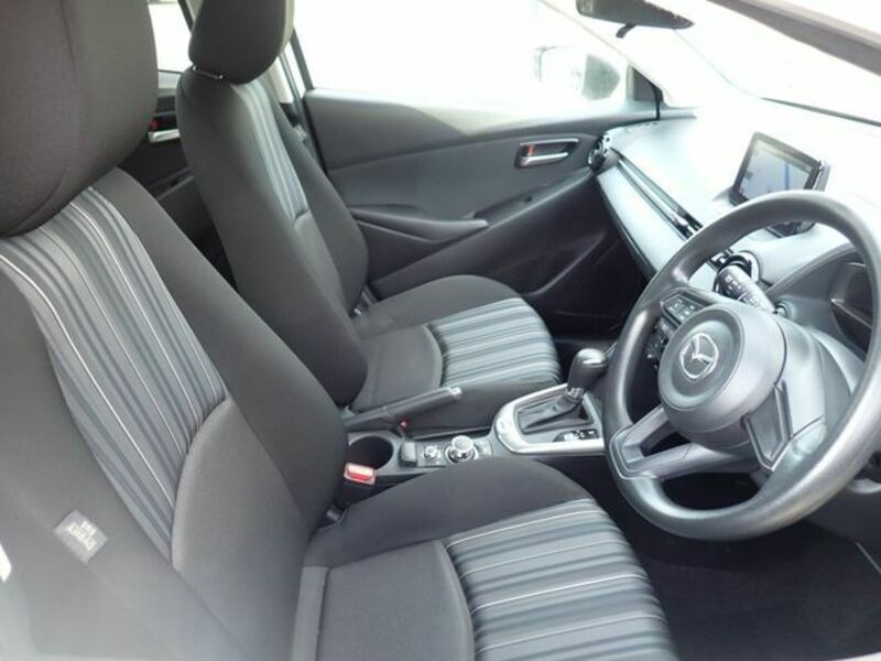 MAZDA2