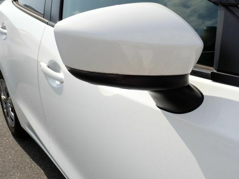 MAZDA2