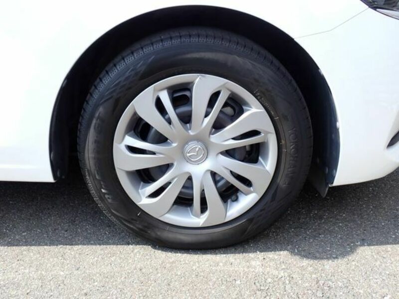 MAZDA2