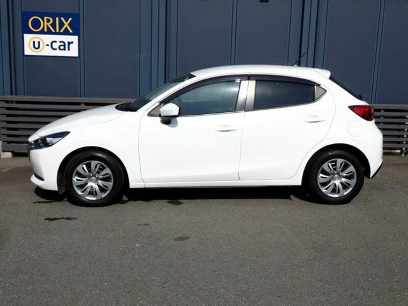 MAZDA2
