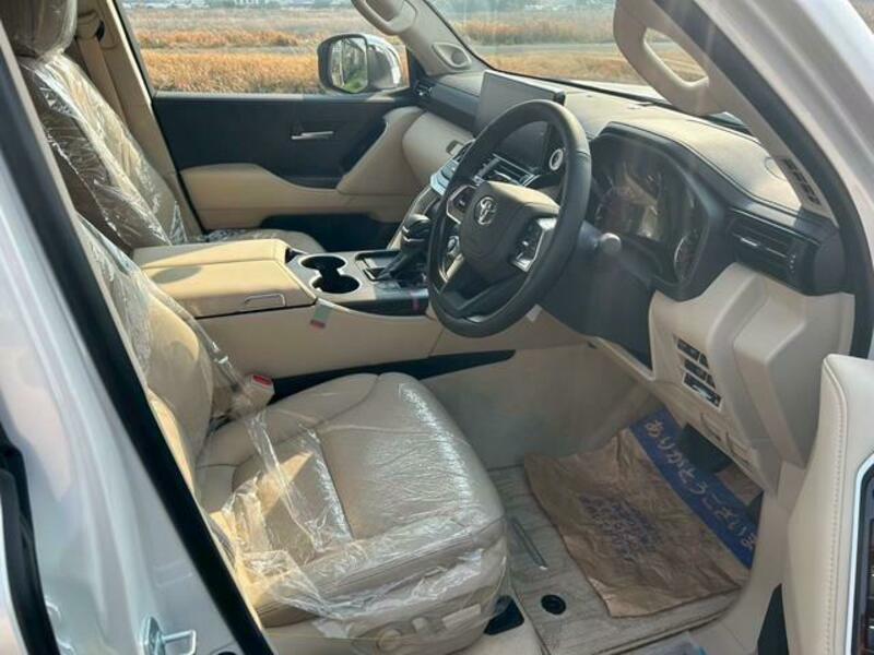 LAND CRUISER