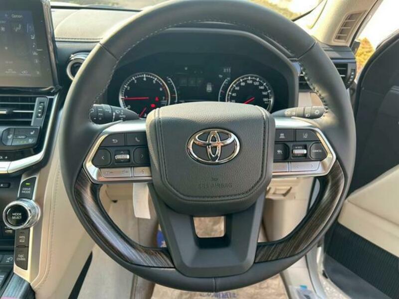 LAND CRUISER