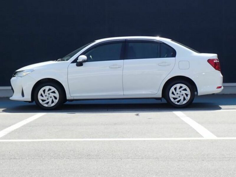 COROLLA AXIO