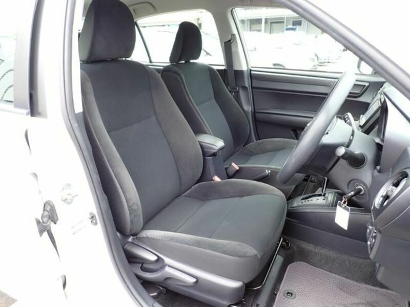 COROLLA AXIO