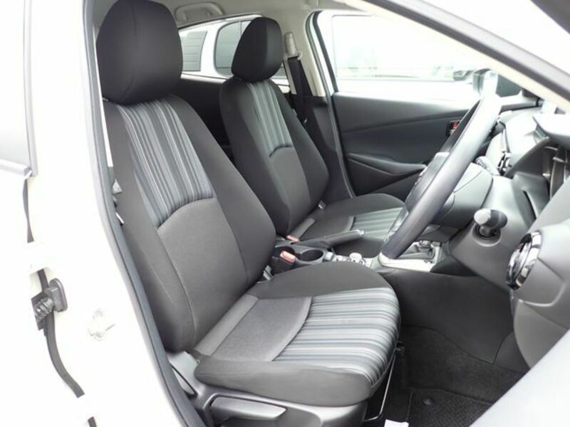 MAZDA2