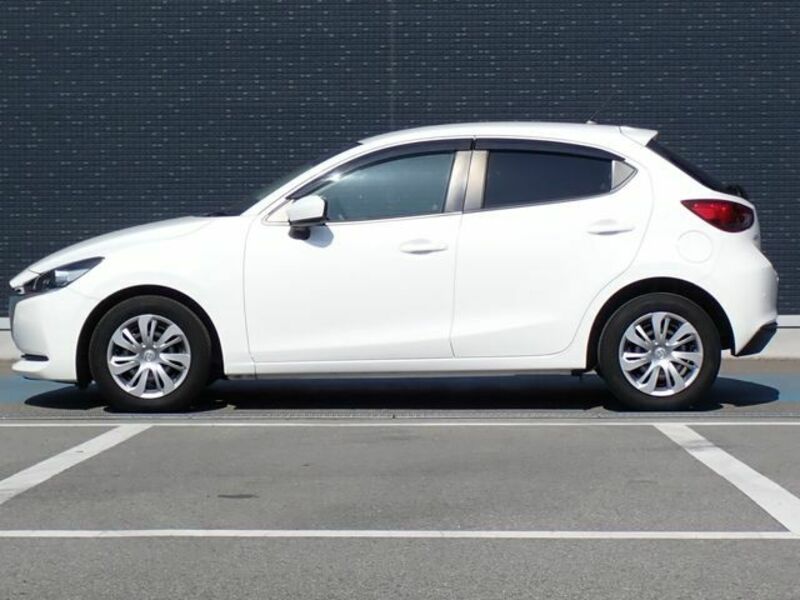 MAZDA2