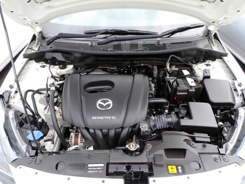 MAZDA2