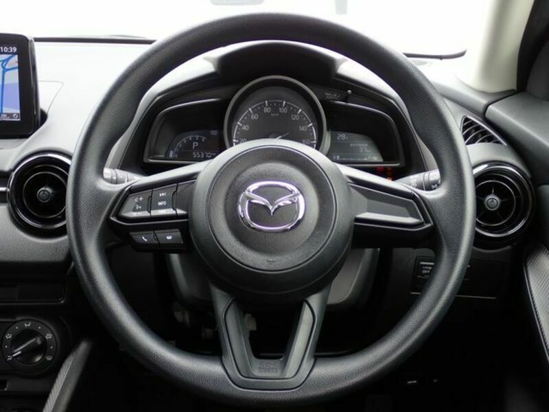 MAZDA2