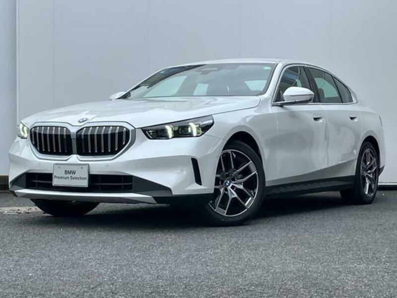 BMW 5 SERIES